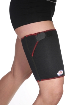 Die TSM Oberschenkelbandage mit Klettverschluss und Noppen trägt bei zu Muskelkompression