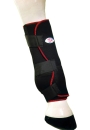 Die TSM Fesselkopfbandage mit Streifschutz schützt das Hinterbein des Pferdes bei der täglichen Arbeit